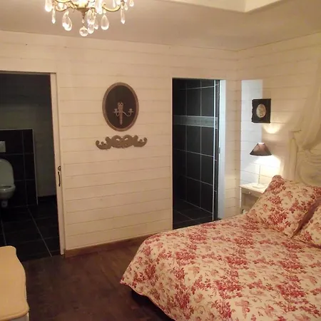 LES BELLES ÉPOQUES B&B - JACUZZI - PISCINE - TERRASSES - BRUMISATEURS - Proche Puy du Fou Saint-Germain-sur-Moine