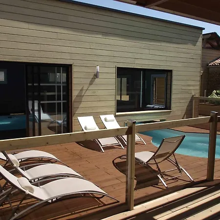 Couette-café LES BELLES ÉPOQUES B&B - JACUZZI - PISCINE - TERRASSES - BRUMISATEURS - Proche Puy du Fou Saint-Germain-sur-Moine