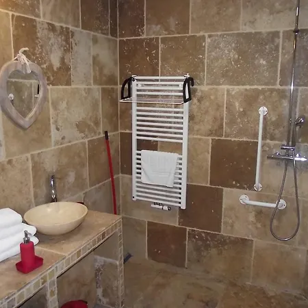 LES BELLES ÉPOQUES B&B - JACUZZI - PISCINE - TERRASSES - BRUMISATEURS - Proche Puy du Fou Couette-café Saint-Germain-sur-Moine