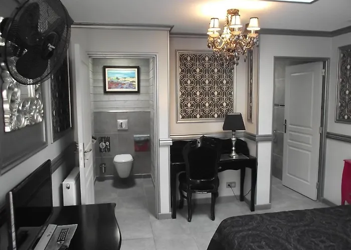 Les Belles Epoques - Proche Puy Du Fou Montfaucon (Gard)