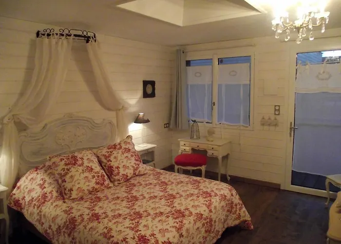 Les Belles Epoques - Proche Puy Du Fou Montfaucon (Gard)