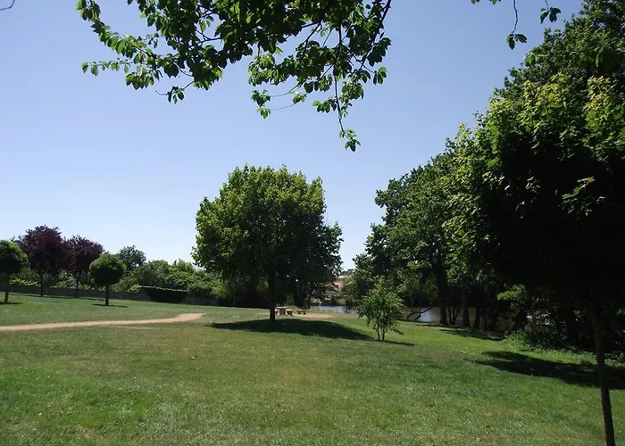 B&B Les Belles Epoques - Proche Puy Du Fou 3*